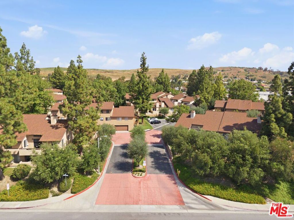 Image 28 of property listing at 2742 Calle Ruiz, West Covina, CA 91792