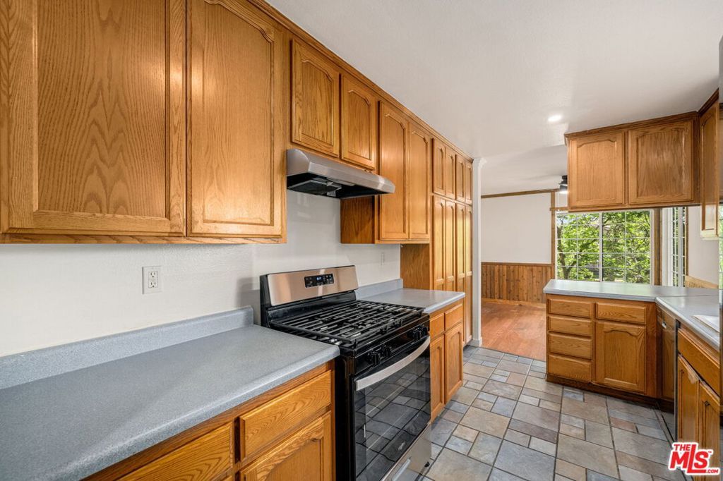 Image 8 of property listing at 2742 Calle Ruiz, West Covina, CA 91792