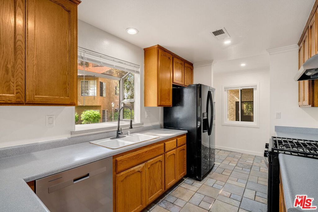 Image 9 of property listing at 2742 Calle Ruiz, West Covina, CA 91792