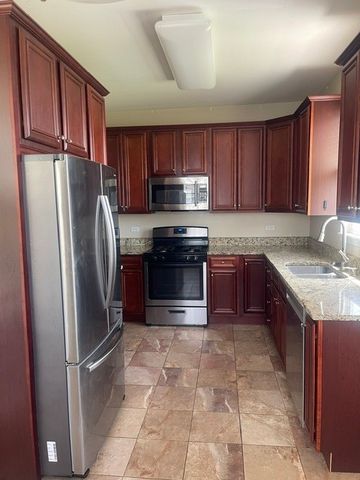 631 Pheasant Trail, St. Charles, IL 60174