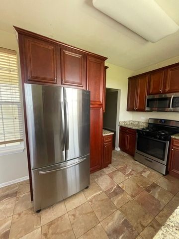 631 Pheasant Trail, St. Charles, IL 60174