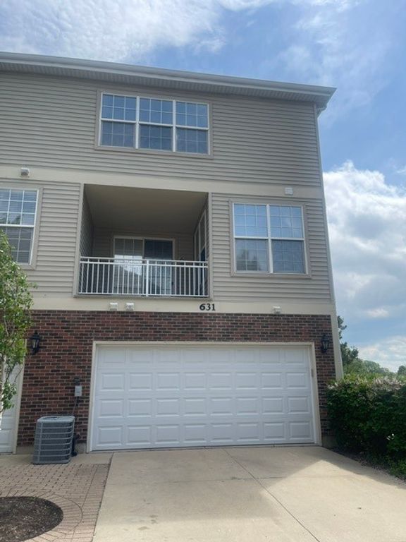 631 Pheasant Trail, St. Charles, IL 60174