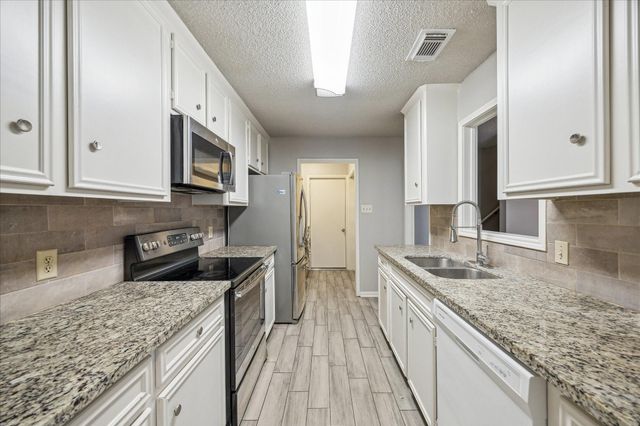 13794 Hollowgreen Drive 303, Houston, TX 77082