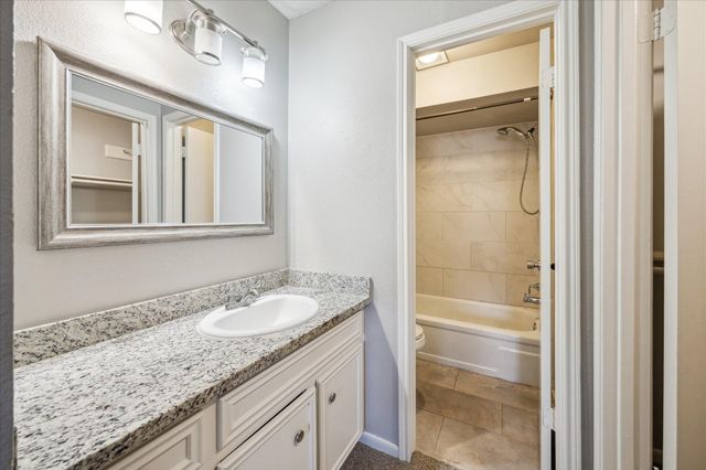 13794 Hollowgreen Drive 303, Houston, TX 77082