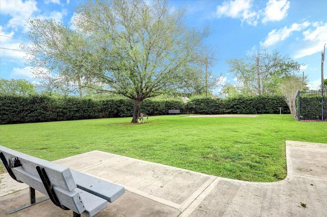 13794 Hollowgreen Drive 303, Houston, TX 77082