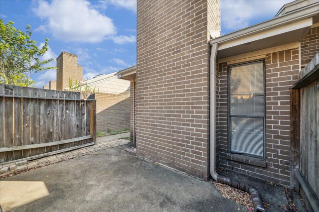 13794 Hollowgreen Drive 303, Houston, TX 77082