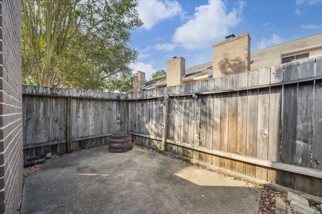 13794 Hollowgreen Drive 303, Houston, TX 77082