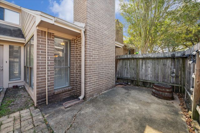 13794 Hollowgreen Drive 303, Houston, TX 77082