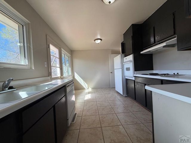7 Echo Pl, Pueblo, CO 81003