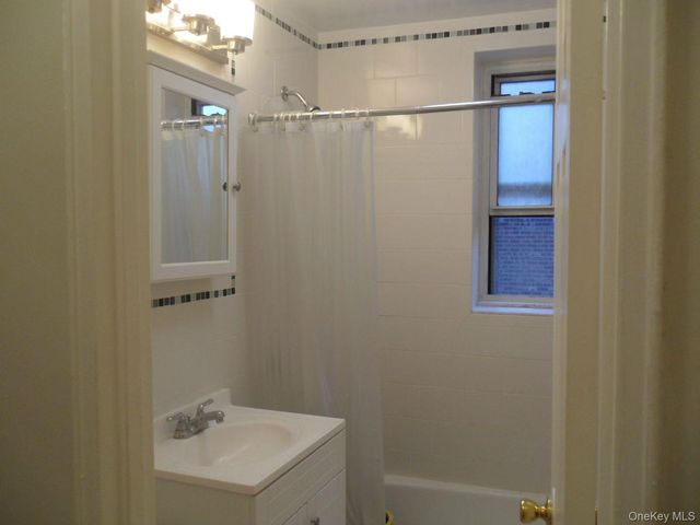 134-39 Blossom 5F, Flushing, NY 11355