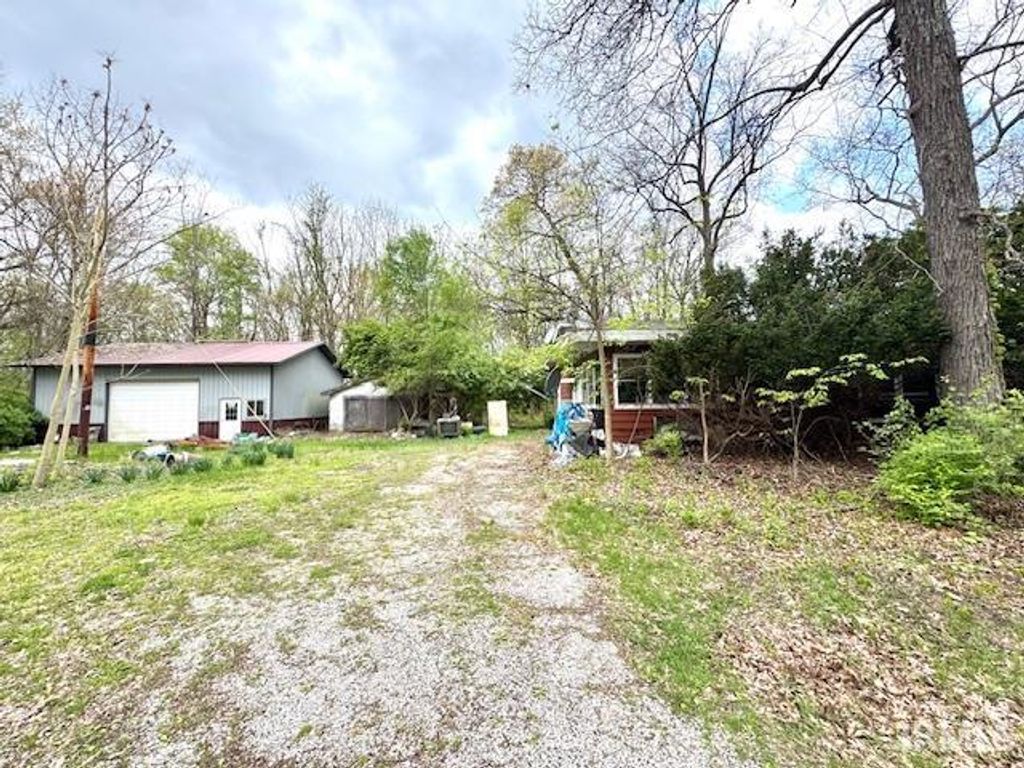 3875 S 200 East Road, Knox, IN 46534