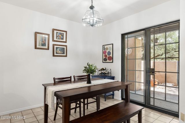7755 E Via Ventana Norte, Tucson, AZ 85750