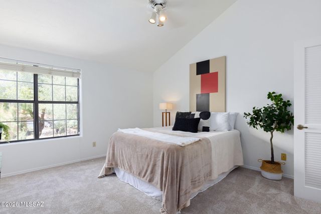 7755 E Via Ventana Norte, Tucson, AZ 85750