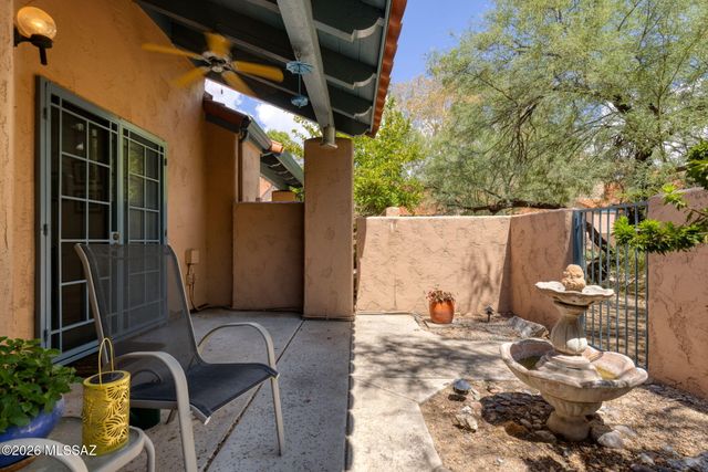 7755 E Via Ventana Norte, Tucson, AZ 85750