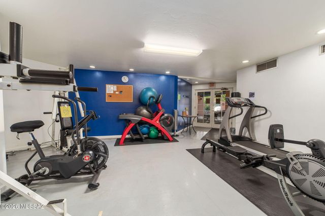 7755 E Via Ventana Norte, Tucson, AZ 85750