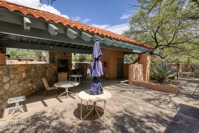 7755 E Via Ventana Norte, Tucson, AZ 85750