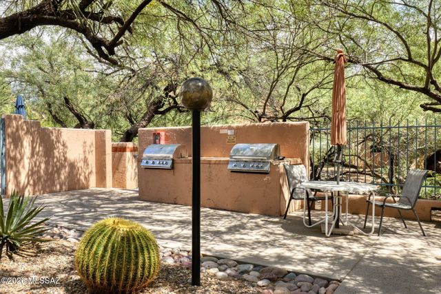 7755 E Via Ventana Norte, Tucson, AZ 85750