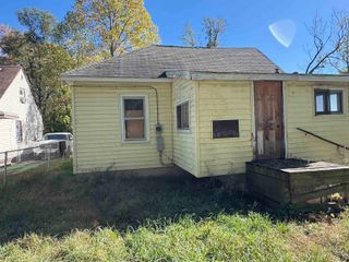 2211 Torrance Street, Flint, MI 48504