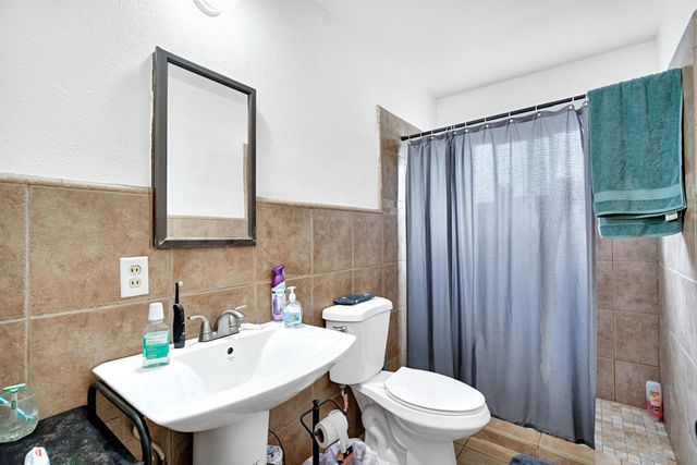 2003 Dennis Drive, Selma, CA 93662