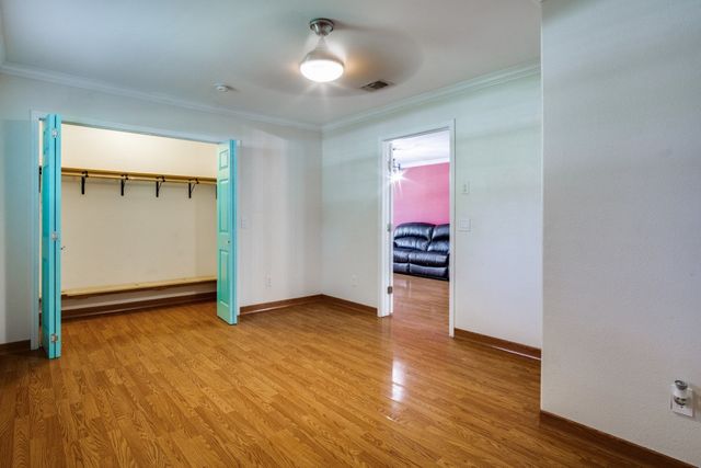 902 Travis Avenue, Alvarado, TX 76009