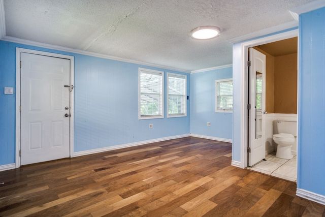 902 Travis Avenue, Alvarado, TX 76009