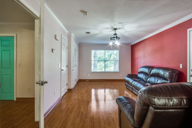 902 Travis Avenue, Alvarado, TX 76009