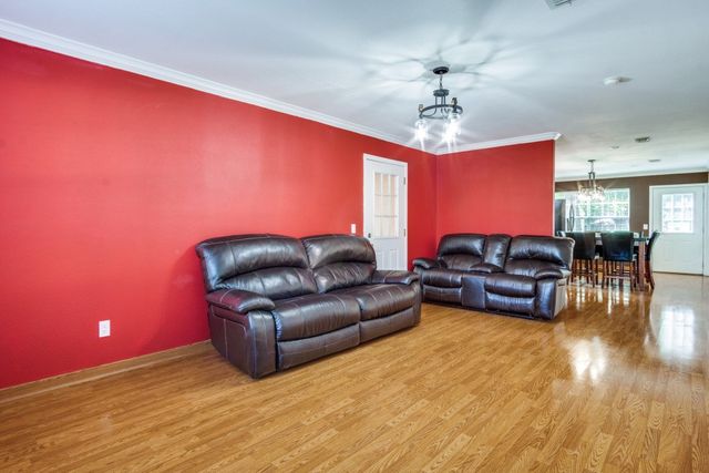 902 Travis Avenue, Alvarado, TX 76009
