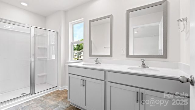 25 Caroline Valley Lane, Hendersonville, NC 28792