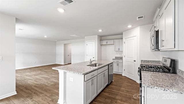 25 Caroline Valley Lane, Hendersonville, NC 28792