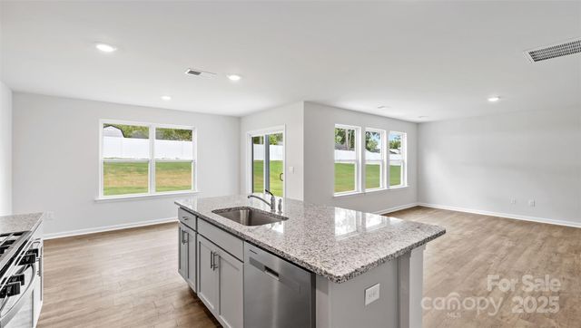 25 Caroline Valley Lane, Hendersonville, NC 28792