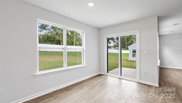 25 Caroline Valley Lane, Hendersonville, NC 28792