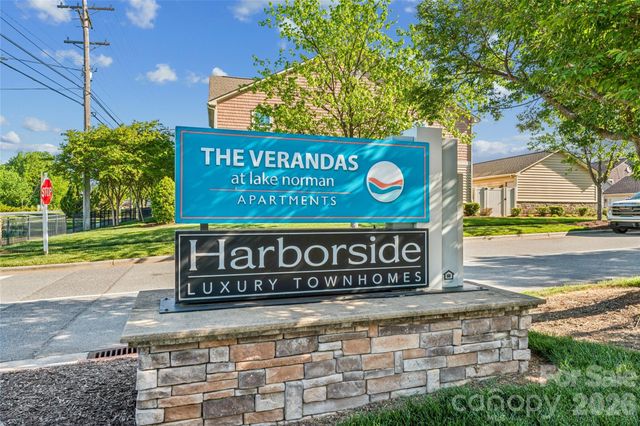 8211 Viewpoint Lane, Cornelius, NC 28031