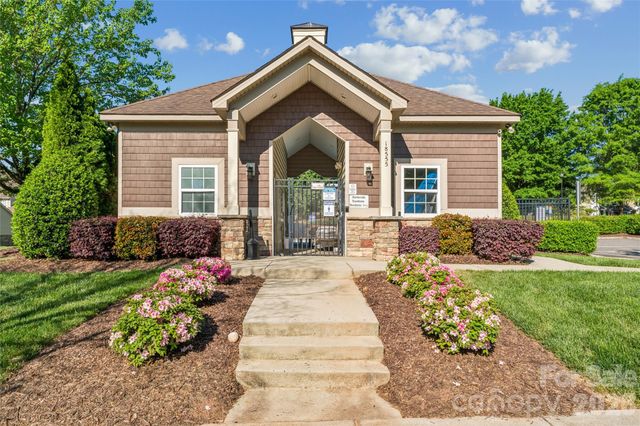 8211 Viewpoint Lane, Cornelius, NC 28031