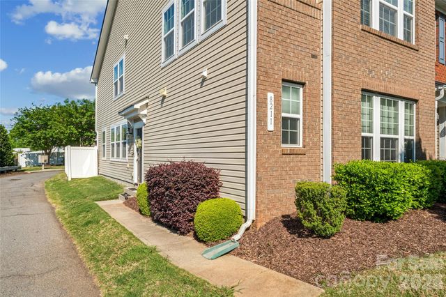 8211 Viewpoint Lane, Cornelius, NC 28031
