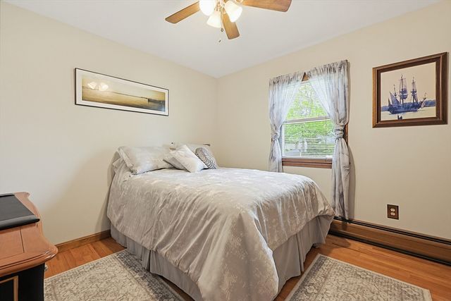 3 King St, Bristol, RI 02809