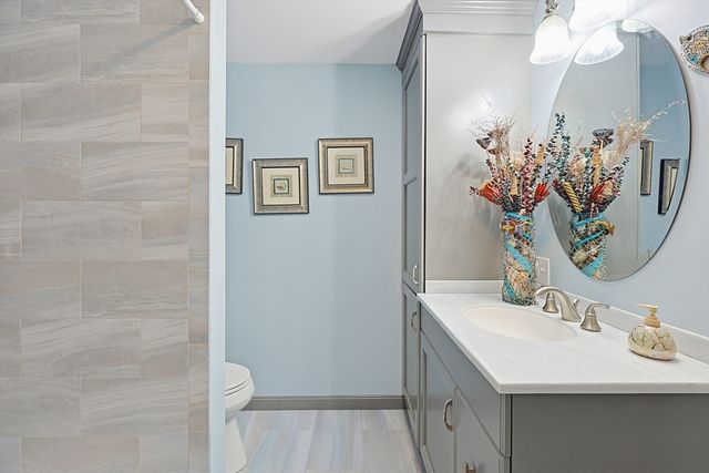 3 King St, Bristol, RI 02809