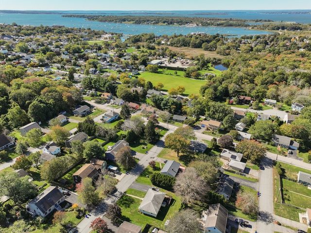 3 King St, Bristol, RI 02809