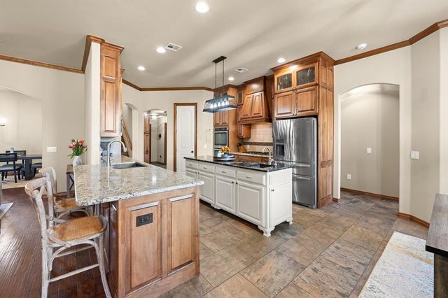 617 Caveat Court, Edmond, OK 73025