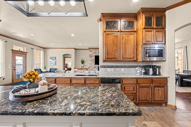 617 Caveat Court, Edmond, OK 73025