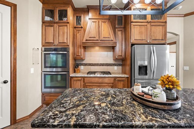 617 Caveat Court, Edmond, OK 73025