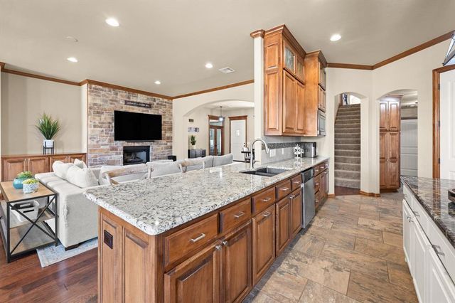 617 Caveat Court, Edmond, OK 73025