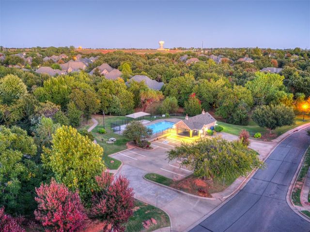 617 Caveat Court, Edmond, OK 73025