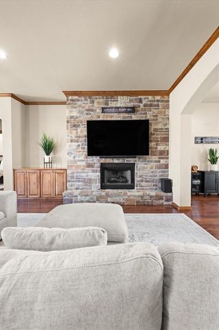 617 Caveat Court, Edmond, OK 73025