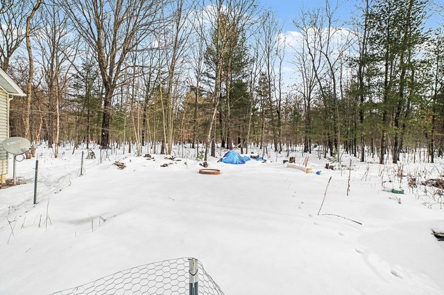 2738 Lakeshore Drive, Gladwin, MI 48624