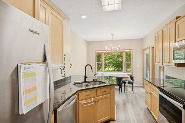 118 S Shannon Drive, Shakopee, MN 55379