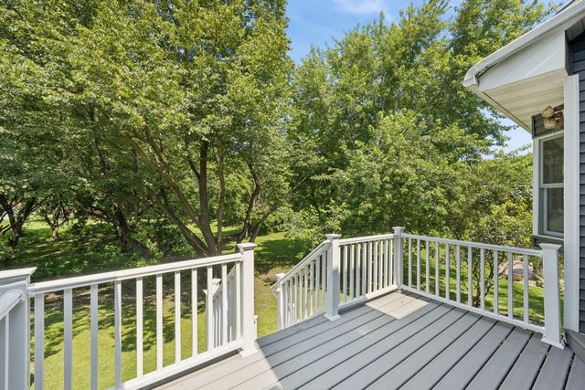 118 S Shannon Drive, Shakopee, MN 55379