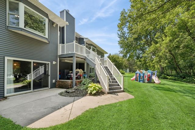 118 S Shannon Drive, Shakopee, MN 55379