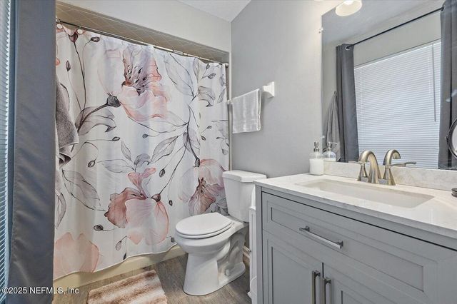 3945 HOLLOWS Drive, Jacksonville, FL 32225