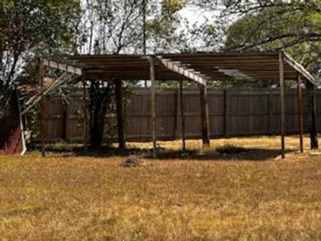 1617 Old Mcmahan TRL, Lockhart, TX 78644