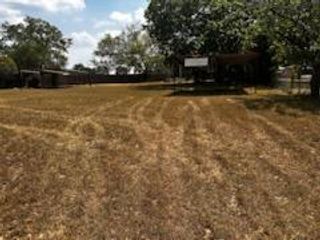 1617 Old Mcmahan TRL, Lockhart, TX 78644